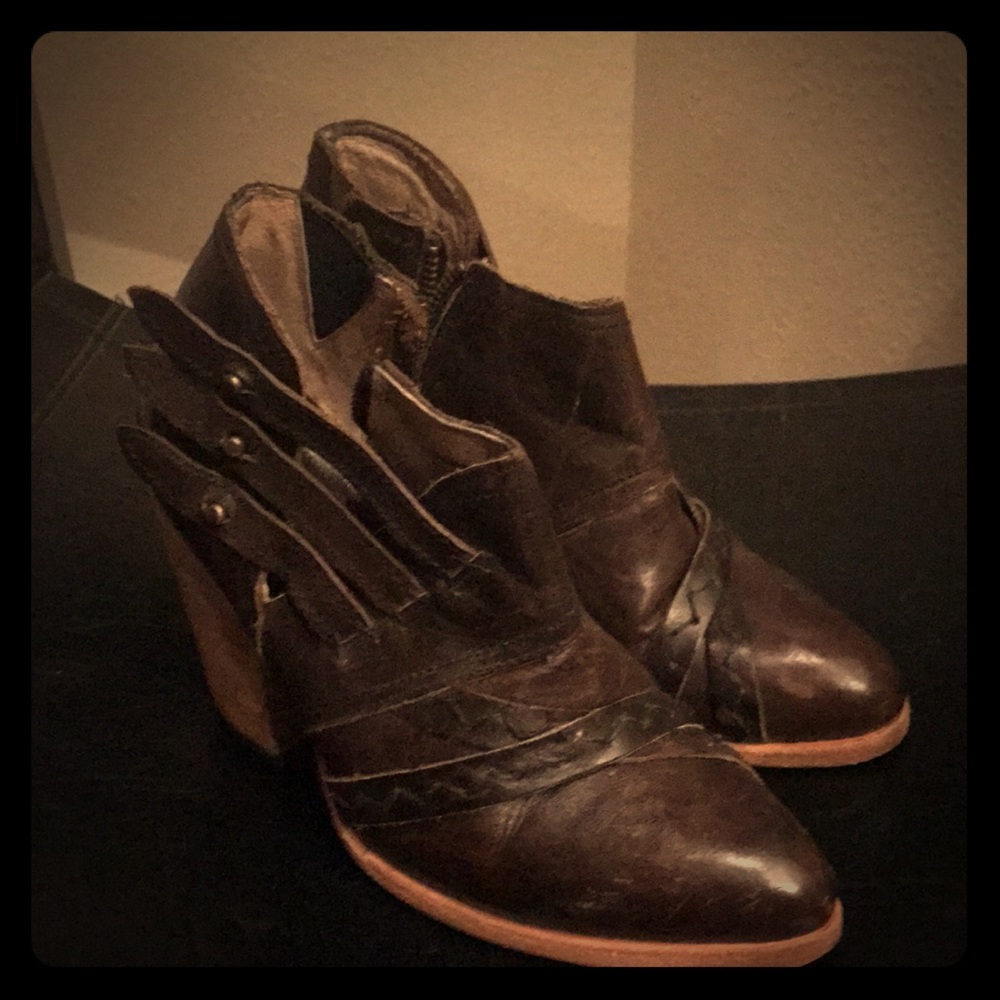 Freebird by Steven Womens’s boots